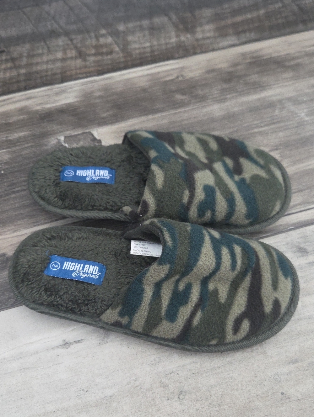 Kids' Green Camo Slip-On Slippers Size 2